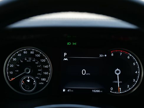 Used 2023 Genesis G70 2.0T image 20