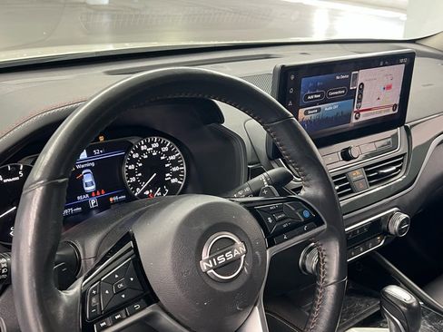 Used 2023 Nissan Altima 2.0 SR image 9