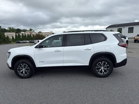 Used 2026 GMC Acadia AT4 w/ Luxury Package AWD/4WD image 3