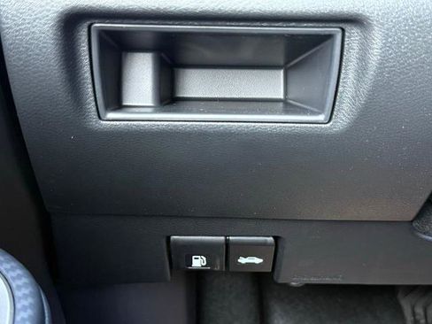 New 2025 Nissan Versa SR w/ Trunk Package image 24