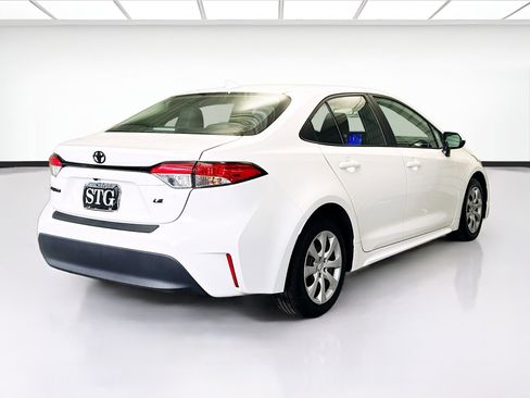 Used 2023 Toyota Corolla LE image 4