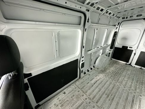 Used 2025 RAM ProMaster 2500 w/ Convenience Group FWD image 12