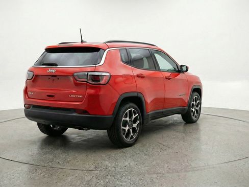 Used 2025 Jeep Compass Limited image 9