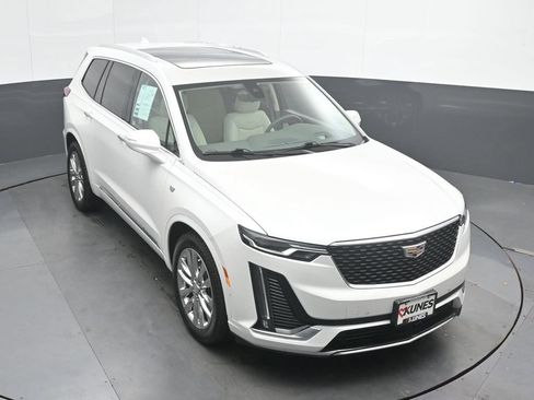 Used 2021 Cadillac XT6 Premium Luxury FWD image 36