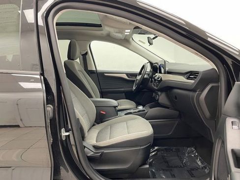 Used 2022 Ford Escape SE w/ SE Sport Appearance Package AWD/4WD image 16