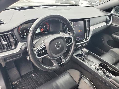 Used 2021 Volvo S60 T5 R-Design image 16