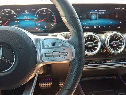 Used 2022 Mercedes-Benz GLB 250 image 24