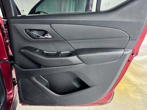 Used 2021 Chevrolet Traverse LT FWD image 17