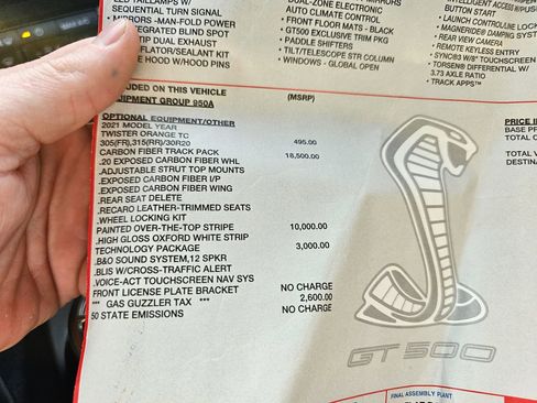 Used 2021 Ford Mustang Shelby GT500 w/ Carbon Fiber Track Pack image 33