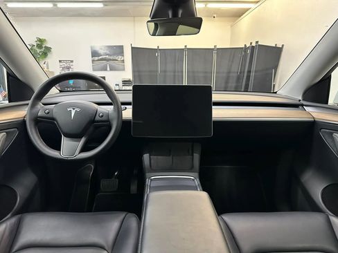 Used 2023 Tesla Model Y Long Range image 46