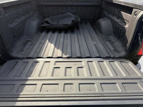 Used 2022 Chevrolet Colorado Z71 w/ Z71 Midnight Edition image 25