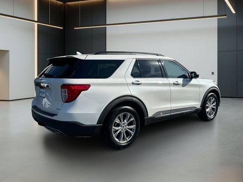 Used 2020 Ford Explorer XLT w/ Equipment Group 202A RWD image 6