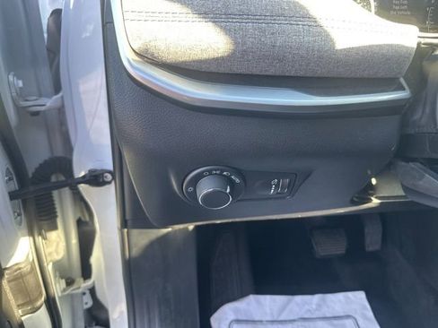 Used 2023 Jeep Compass Sport image 18