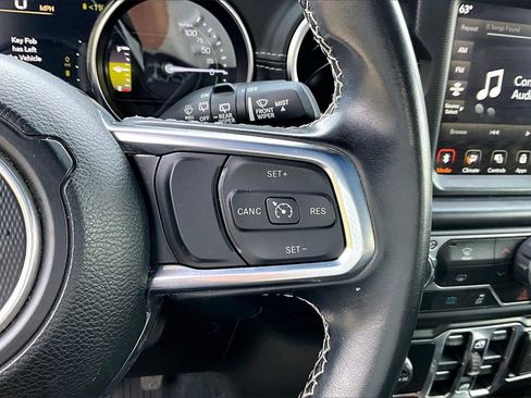 Used 2022 Jeep Wrangler Unlimited Sahara image 28