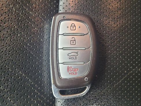 Used 2018 Hyundai Elantra Sport FWD image 32
