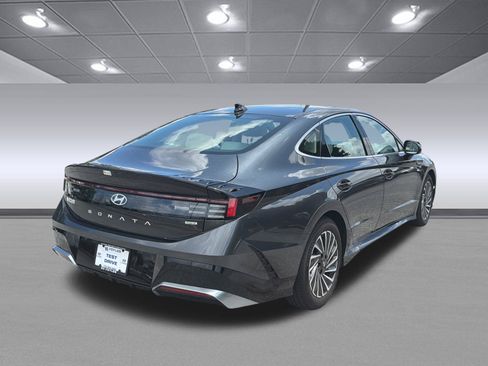 Used 2025 Hyundai Sonata SEL FWD image 7