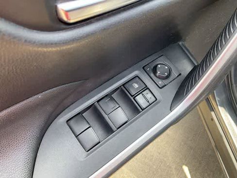 Used 2021 Toyota RAV4 XLE w/ Convenience Package AWD/4WD image 13