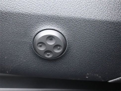 New 2026 Mercedes-Benz GLC 300 image 31