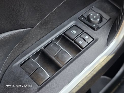 Used 2022 Toyota RAV4 XLE w/ Convenience Package FWD image 31