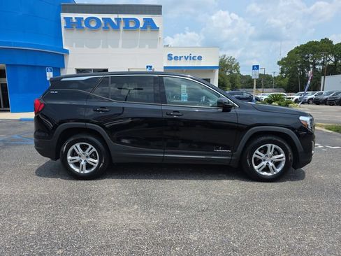 Used 2020 GMC Terrain SLE FWD image 3