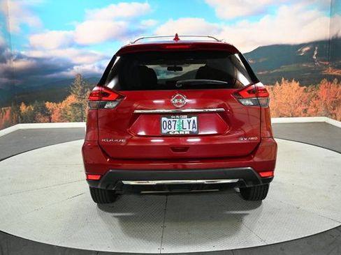 Used 2017 Nissan Rogue SV AWD/4WD image 6