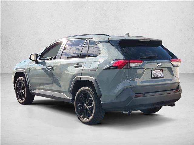 Used 2022 Toyota RAV4 XLE Premium AWD/4WD image 7