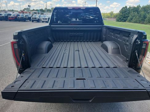 Certified 2026 GMC Sierra 2500 AT4 w/ AT4 Premium Plus Package AWD/4WD image 7
