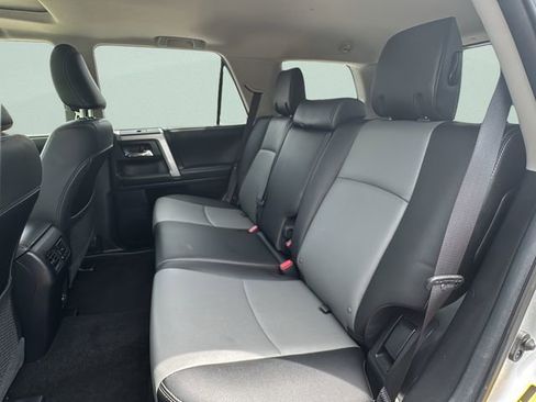 Used 2022 Toyota 4Runner SR5 Premium w/ Moonroof Package AWD/4WD image 18