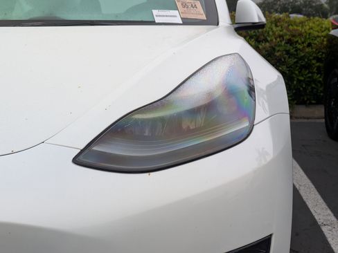 Used 2023 Tesla Model 3 Standard Range image 4