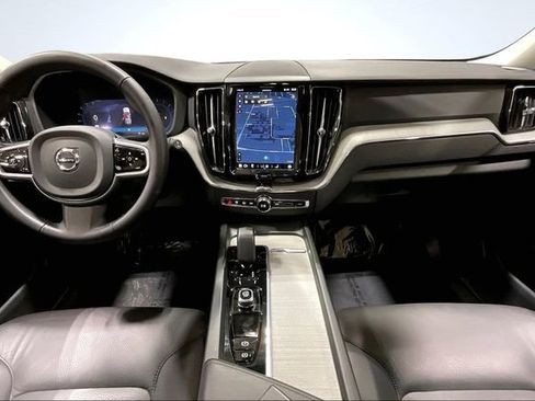 Certified 2025 Volvo XC60 B5 Plus image 17