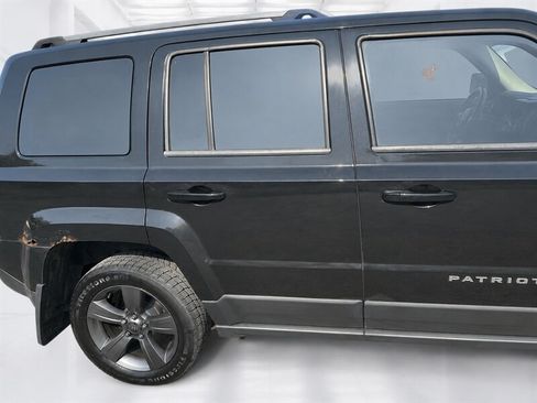 Used 2015 Jeep Patriot High Altitude AWD/4WD image 23