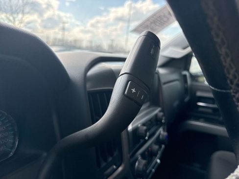 Used 2018 Chevrolet Silverado 1500 LT w/ All Star Edition image 17