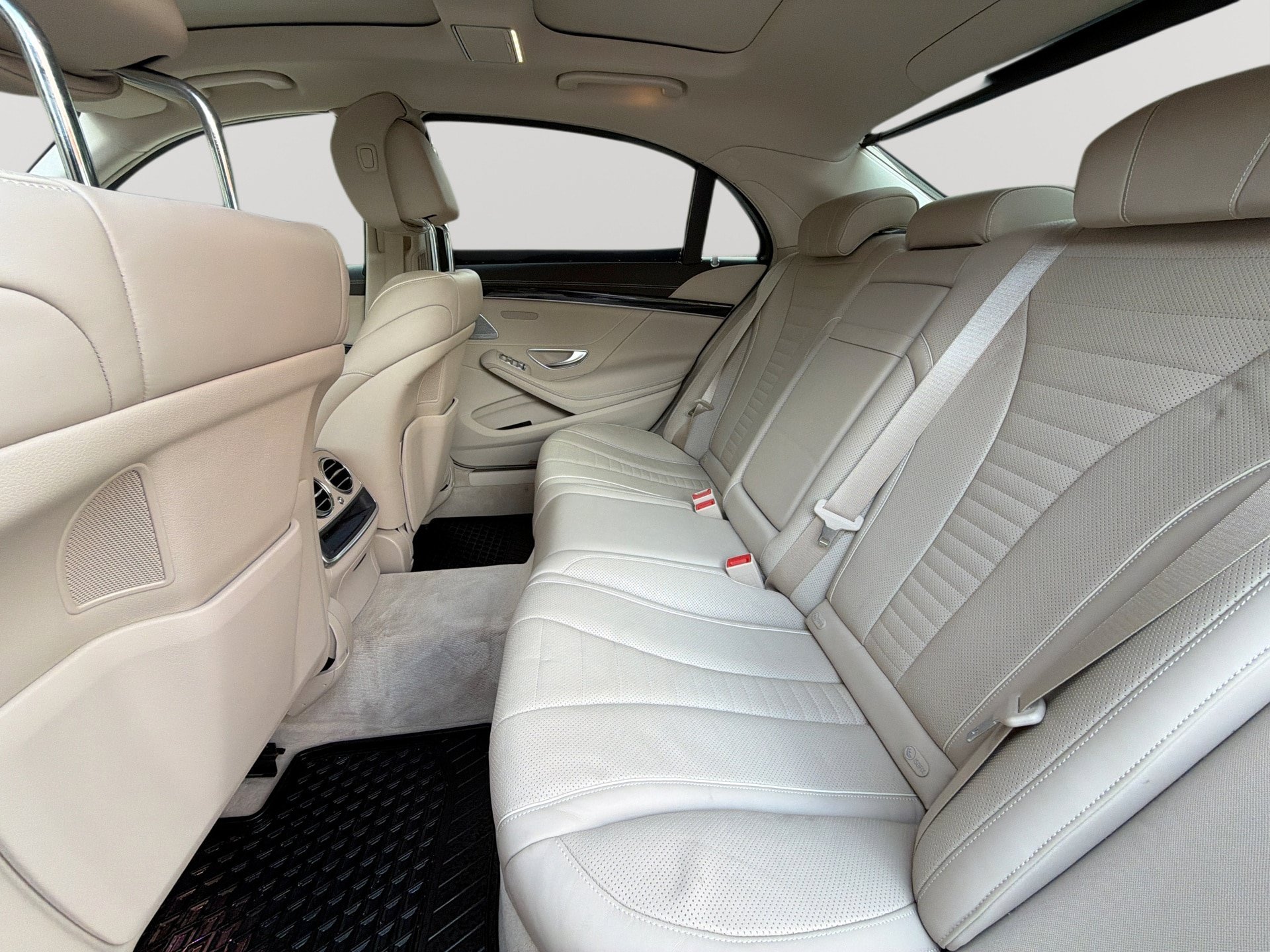 Used 2020 Mercedes-Benz S 560 Sedan w/ AMG Line Exterior image 27