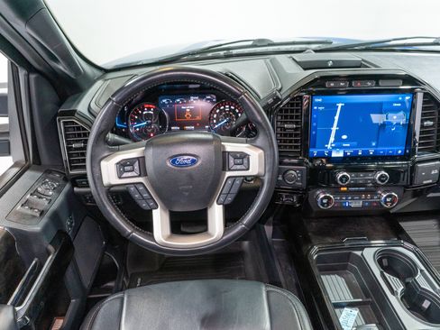 Used 2022 Ford F250 Lariat w/ Black Appearance Package AWD/4WD image 14