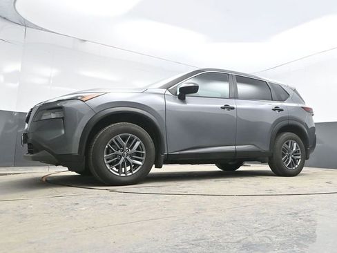 Used 2023 Nissan Rogue S image 34