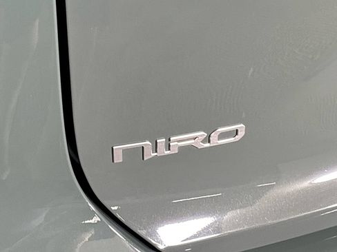 Used 2024 Kia Niro Wind FWD image 24