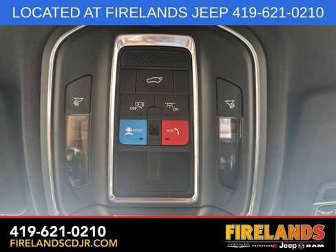 Used 2023 Jeep Grand Cherokee Altitude image 28