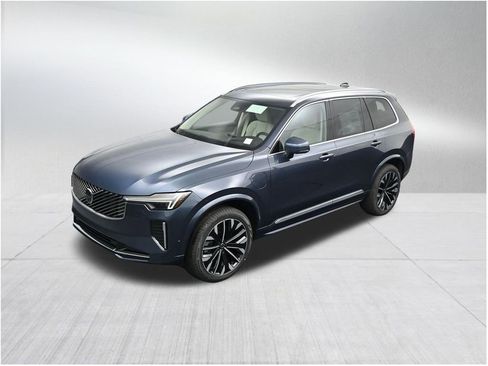 New 2026 Volvo XC90 T8 Ultra w/ Protection Package Premier AWD/4WD image 13