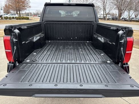 Used 2024 Toyota Tacoma TRD Sport image 7