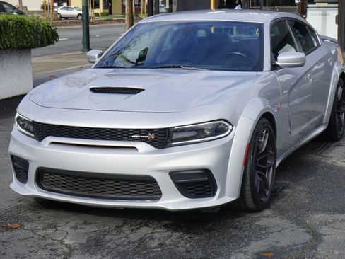Used 2020 Dodge Charger Scat Pack image 3
