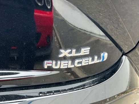 Certified 2022 Toyota Mirai w/ Advanced Technology Package RWD image 21
