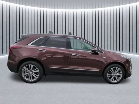Used 2023 Cadillac XT5 Premium Luxury w/ Technology Package FWD image 2