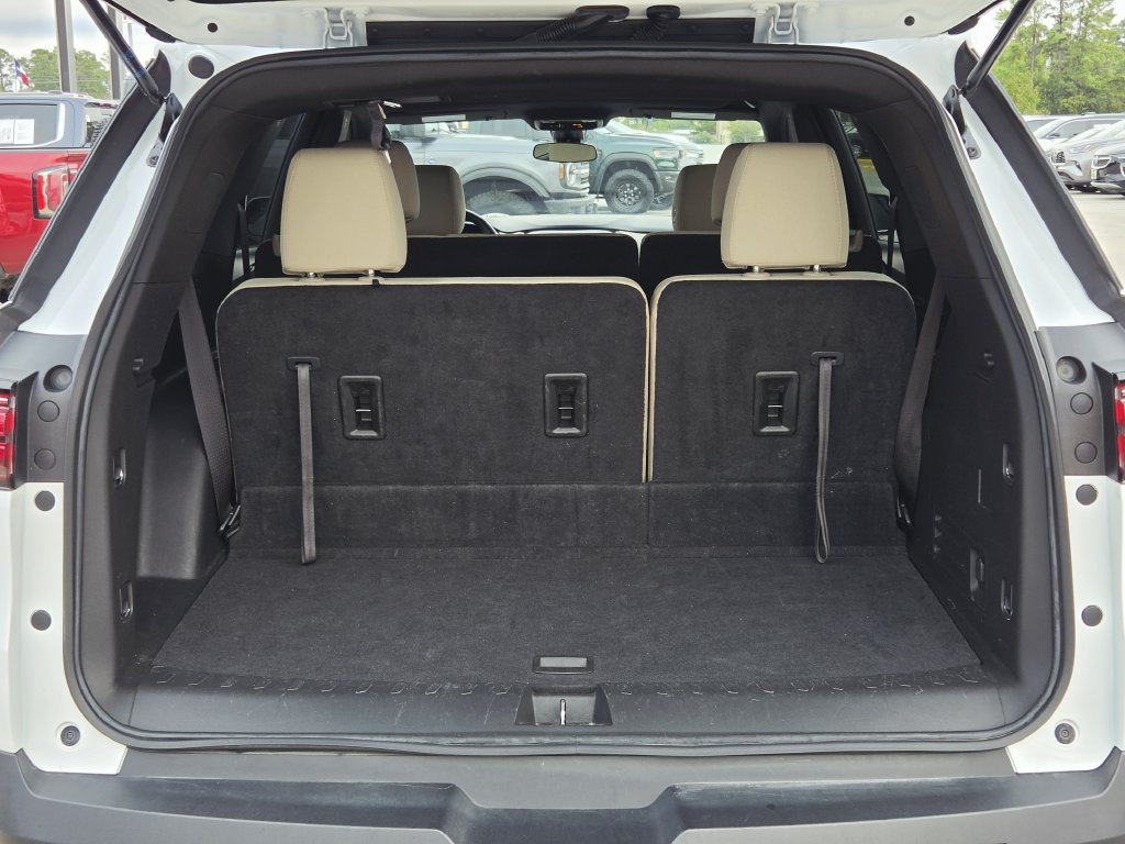 Used 2023 Chevrolet Traverse LS FWD image 16
