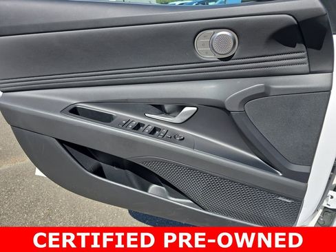Used 2025 Hyundai Elantra Limited FWD image 26