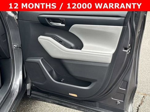 Used 2022 Toyota Highlander XLE image 8