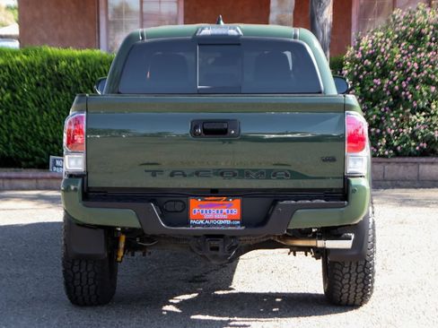 Used 2021 Toyota Tacoma TRD Off-Road w/ Technology Package AWD/4WD image 7