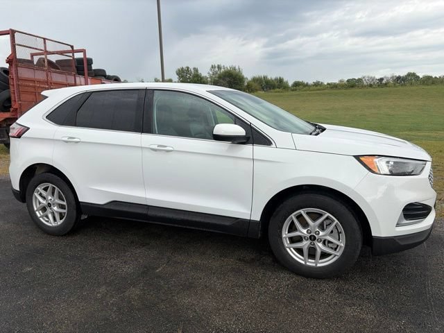 Used 2024 Ford Edge SEL AWD/4WD image 3