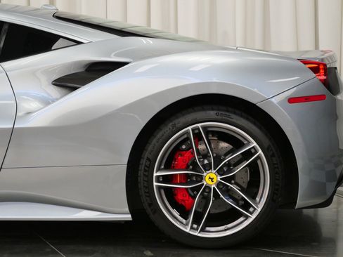 Used 2018 Ferrari 488 GTB RWD image 53