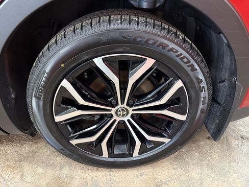 Used 2023 Toyota Crown XLE image 9