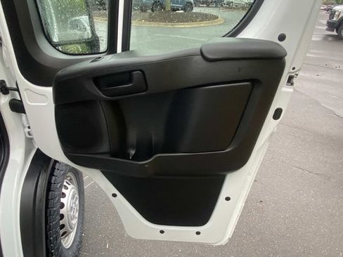 Used 2025 RAM ProMaster 2500 w/ Convenience Group FWD image 31